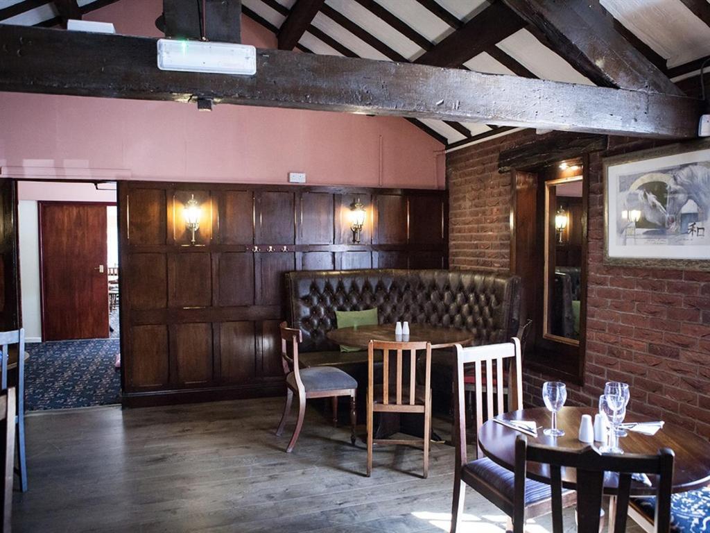 The Crewe Arms Hotel Exterior foto