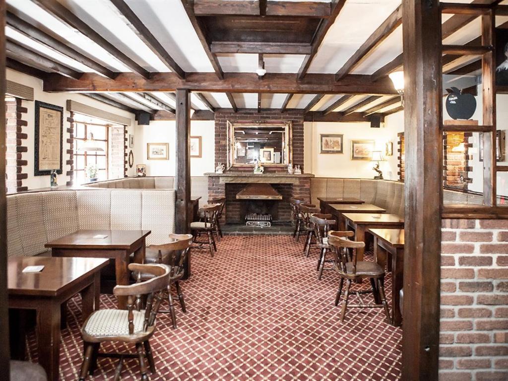 The Crewe Arms Hotel Exterior foto