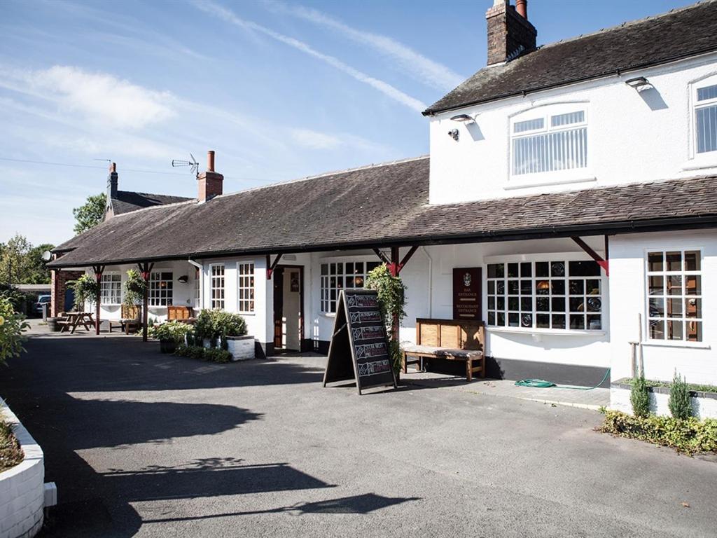 The Crewe Arms Hotel Exterior foto